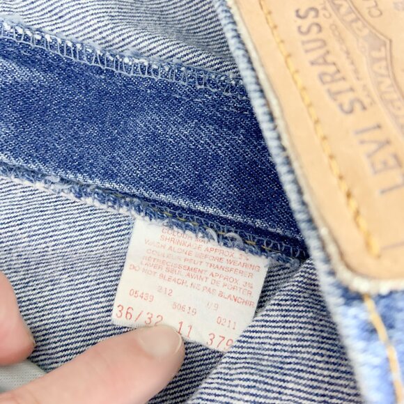 LEVI’s 619s Faded Medium Wash Jeans with Leather Patch Label / 34 waist / Medium - Picture 6 of 6